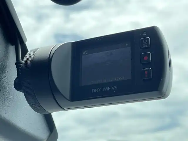 ダイハツ トール カスタムG SAⅡ 佐賀県 2017(平29)年 6万km ブラックマイカメタリック 社外9型メモリーナビゲーション【X9VD】/・BT CD DVD SD AM FM フルセグTV/バックカメラ/ドライブレコーダー/ビルトインETC/両側パワースライドドア/LEDヘッドライト/フォグランプ/オートライト/クルーズコントロール/衝突被害軽減システム/車線逸脱防止警報/純正14インチアルミホイール/純正フロアマット/純正ドアバイザー