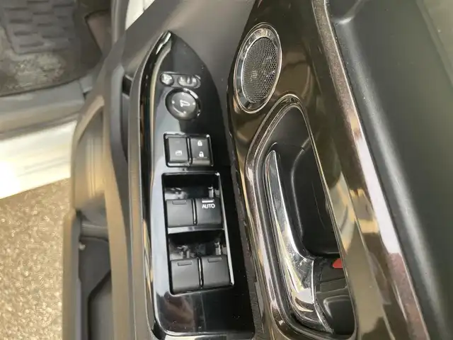 ホンダ Ｎ ＢＯＸ カスタム G L ホンダセンシング 大阪府 2019(令1)年 5.6万km プラチナホワイトパール (株)IDOMが運営する【じしゃロン堺店】の自社ローン対象車両になります。こちらは現金ご利用時の価格です。/自社ローンご希望の方は別途その旨お申付け下さい。