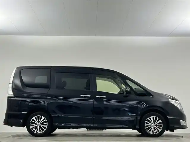 日産 セレナ ハイウェイスター S HV Vセレ 埼玉県 2015(平27)年 6.1万km ダイヤモンドブラック 純正9型ナビ 全方位 両側電動 衝突被害軽減 禁煙車　CD　DVD　BT　フルセグ　前後コーナーセンサー　レーンキープアシスト　クルーズコントロール　ETC　LEDヘッドライト　オートライト