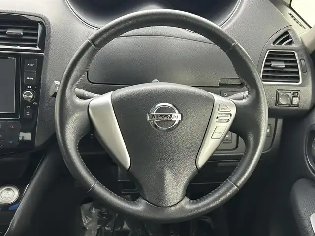 日産 セレナ ハイウェイスター S HV Vセレ 埼玉県 2015(平27)年 6.1万km ダイヤモンドブラック 純正9型ナビ 全方位 両側電動 衝突被害軽減 禁煙車　CD　DVD　BT　フルセグ　前後コーナーセンサー　レーンキープアシスト　クルーズコントロール　ETC　LEDヘッドライト　オートライト