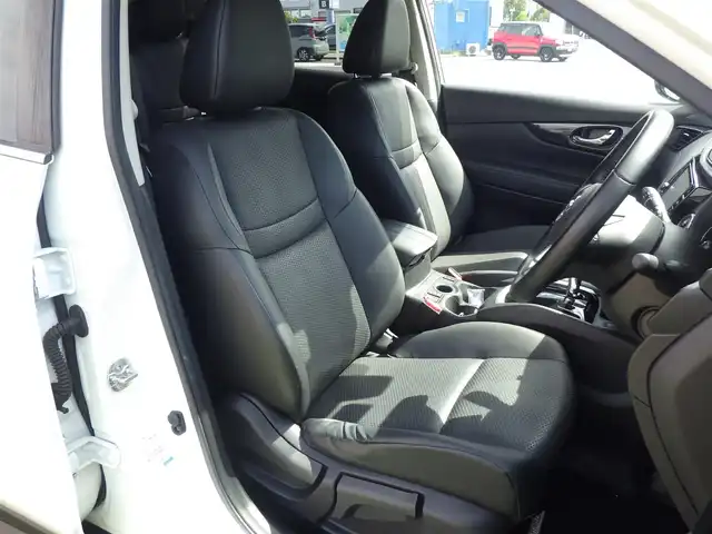 日産 エクストレイル 20Xi 千葉県 2020(令2)年 4.8万km ブリリアントホワイトパール エマージェンシーブレーキ/インテリジェントルームミラー/前席シートヒーター/純正SDナビ/地デジTV/【DVD/CD再生機能】/アラウンドビューモニター/ドライブレコーダー/革巻きステアリング/ETC/LEDヘッドライト/フォグライト/ウインカーミラー/コーナーセンサー/純正18インチアルミホイル/インテリジェントキー
