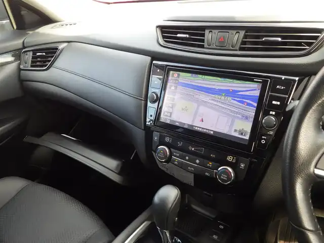 日産 エクストレイル 20Xi 千葉県 2020(令2)年 4.8万km ブリリアントホワイトパール エマージェンシーブレーキ/インテリジェントルームミラー/前席シートヒーター/純正SDナビ/地デジTV/【DVD/CD再生機能】/アラウンドビューモニター/ドライブレコーダー/革巻きステアリング/ETC/LEDヘッドライト/フォグライト/ウインカーミラー/コーナーセンサー/純正18インチアルミホイル/インテリジェントキー