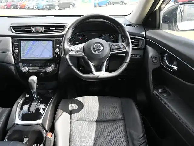 日産 エクストレイル 20Xi 千葉県 2020(令2)年 4.8万km ブリリアントホワイトパール エマージェンシーブレーキ/インテリジェントルームミラー/前席シートヒーター/純正SDナビ/地デジTV/【DVD/CD再生機能】/アラウンドビューモニター/ドライブレコーダー/革巻きステアリング/ETC/LEDヘッドライト/フォグライト/ウインカーミラー/コーナーセンサー/純正18インチアルミホイル/インテリジェントキー