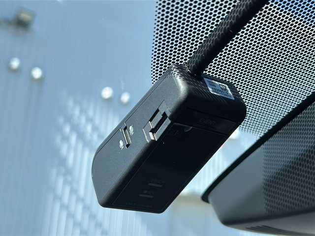 トヨタ シエンタ ファンベースG セーフティED 愛媛県 2020(令2)年 5.7万km ホワイトパールクリスタルシャイン 純正SDナビ/Bluetooth/CD/DVD/USB//ETC/全方位カメラ/バックカメラ/両側パワースライドドア/前席シートヒーター/ステアリングヒーター/純正ドライブレコーダー前のみ/純正フロアマット前のみ/社外15インチAW/コーナーセンサー/フォグランプ/オートLEDヘッドライト/レーンキープアシスト/スペアキー/保証書/取扱説明書