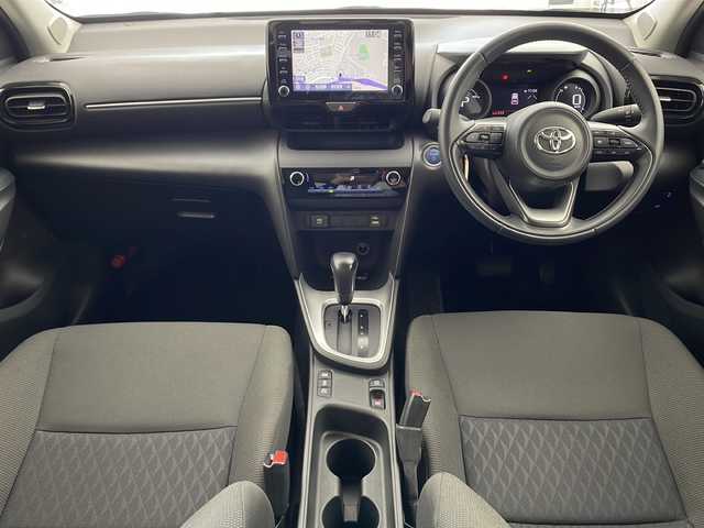 トヨタ ヤリスクロス ハイブリッド G 兵庫県 2020(令2)年 3.9万km ブラックマイカ/ブラスゴールドメタリック 2トーン ・ワンオーナー車/・純正8インチディスプレイオーディオ/Bluetooth/USB/AM/FM/Miracast/・バックカメラ/・トヨタセーフティセンス/・プリクラッシュセーフティ/・レーントレーシングアシスト/・オートマチックハイビーム/・ロードサインアシスト/・先行車発進告知機能/・インテリジェントクリアランスソナー/・セカンダリーコリジョンブレーキ/・ブラインドスポットモニター/・車両接近通報装置/・ドライブスタートコントロール/・革巻きステアリング/・ステアリングスイッチ/・純正フロアマット/・電動パーキングブレーキ/・ホールドブレーキ/・ビルトインETC/・前後ドライブレコーダー/・LEDヘッドライト/・純正16インチアルミホイールタイヤ/・電動格納ミラー/・スマートキー/・スペアキー/・プッシュスタートボタン/・取扱説明書/・保証書