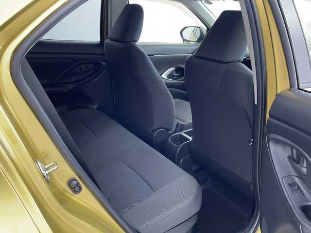 トヨタ ヤリスクロス ハイブリッド G 兵庫県 2020(令2)年 3.9万km ブラックマイカ/ブラスゴールドメタリック 2トーン ・ワンオーナー車/・純正8インチディスプレイオーディオ/Bluetooth/USB/AM/FM/Miracast/・バックカメラ/・トヨタセーフティセンス/・プリクラッシュセーフティ/・レーントレーシングアシスト/・オートマチックハイビーム/・ロードサインアシスト/・先行車発進告知機能/・インテリジェントクリアランスソナー/・セカンダリーコリジョンブレーキ/・ブラインドスポットモニター/・車両接近通報装置/・ドライブスタートコントロール/・革巻きステアリング/・ステアリングスイッチ/・純正フロアマット/・電動パーキングブレーキ/・ホールドブレーキ/・ビルトインETC/・前後ドライブレコーダー/・LEDヘッドライト/・純正16インチアルミホイールタイヤ/・電動格納ミラー/・スマートキー/・スペアキー/・プッシュスタートボタン/・取扱説明書/・保証書