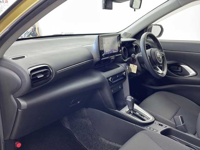 トヨタ ヤリスクロス ハイブリッド G 兵庫県 2020(令2)年 3.9万km ブラックマイカ/ブラスゴールドメタリック 2トーン ・ワンオーナー車/・純正8インチディスプレイオーディオ/Bluetooth/USB/AM/FM/Miracast/・バックカメラ/・トヨタセーフティセンス/・プリクラッシュセーフティ/・レーントレーシングアシスト/・オートマチックハイビーム/・ロードサインアシスト/・先行車発進告知機能/・インテリジェントクリアランスソナー/・セカンダリーコリジョンブレーキ/・ブラインドスポットモニター/・車両接近通報装置/・ドライブスタートコントロール/・革巻きステアリング/・ステアリングスイッチ/・純正フロアマット/・電動パーキングブレーキ/・ホールドブレーキ/・ビルトインETC/・前後ドライブレコーダー/・LEDヘッドライト/・純正16インチアルミホイールタイヤ/・電動格納ミラー/・スマートキー/・スペアキー/・プッシュスタートボタン/・取扱説明書/・保証書