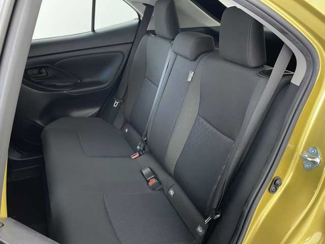 トヨタ ヤリスクロス ハイブリッド G 兵庫県 2020(令2)年 3.9万km ブラックマイカ/ブラスゴールドメタリック 2トーン ・ワンオーナー車/・純正8インチディスプレイオーディオ/Bluetooth/USB/AM/FM/Miracast/・バックカメラ/・トヨタセーフティセンス/・プリクラッシュセーフティ/・レーントレーシングアシスト/・オートマチックハイビーム/・ロードサインアシスト/・先行車発進告知機能/・インテリジェントクリアランスソナー/・セカンダリーコリジョンブレーキ/・ブラインドスポットモニター/・車両接近通報装置/・ドライブスタートコントロール/・革巻きステアリング/・ステアリングスイッチ/・純正フロアマット/・電動パーキングブレーキ/・ホールドブレーキ/・ビルトインETC/・前後ドライブレコーダー/・LEDヘッドライト/・純正16インチアルミホイールタイヤ/・電動格納ミラー/・スマートキー/・スペアキー/・プッシュスタートボタン/・取扱説明書/・保証書