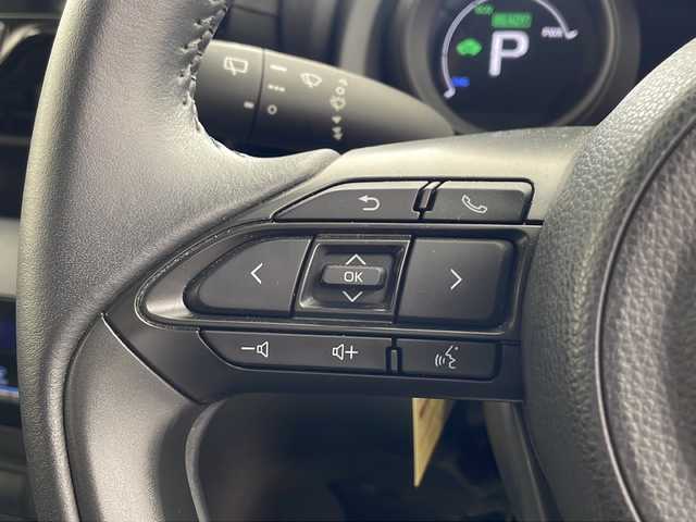 トヨタ ヤリスクロス ハイブリッド G 兵庫県 2020(令2)年 3.9万km ブラックマイカ/ブラスゴールドメタリック 2トーン ・ワンオーナー車/・純正8インチディスプレイオーディオ/Bluetooth/USB/AM/FM/Miracast/・バックカメラ/・トヨタセーフティセンス/・プリクラッシュセーフティ/・レーントレーシングアシスト/・オートマチックハイビーム/・ロードサインアシスト/・先行車発進告知機能/・インテリジェントクリアランスソナー/・セカンダリーコリジョンブレーキ/・ブラインドスポットモニター/・車両接近通報装置/・ドライブスタートコントロール/・革巻きステアリング/・ステアリングスイッチ/・純正フロアマット/・電動パーキングブレーキ/・ホールドブレーキ/・ビルトインETC/・前後ドライブレコーダー/・LEDヘッドライト/・純正16インチアルミホイールタイヤ/・電動格納ミラー/・スマートキー/・スペアキー/・プッシュスタートボタン/・取扱説明書/・保証書