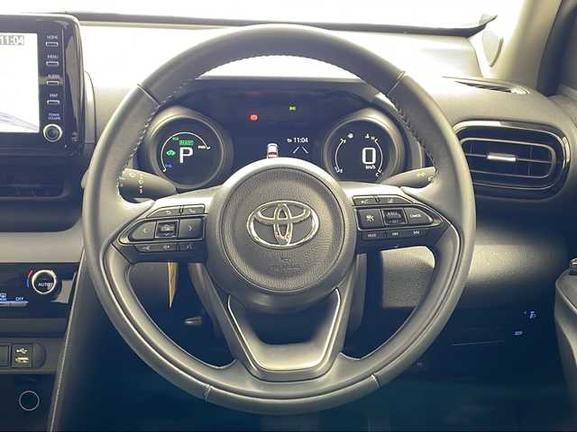 トヨタ ヤリスクロス ハイブリッド G 兵庫県 2020(令2)年 3.9万km ブラックマイカ/ブラスゴールドメタリック 2トーン ・ワンオーナー車/・純正8インチディスプレイオーディオ/Bluetooth/USB/AM/FM/Miracast/・バックカメラ/・トヨタセーフティセンス/・プリクラッシュセーフティ/・レーントレーシングアシスト/・オートマチックハイビーム/・ロードサインアシスト/・先行車発進告知機能/・インテリジェントクリアランスソナー/・セカンダリーコリジョンブレーキ/・ブラインドスポットモニター/・車両接近通報装置/・ドライブスタートコントロール/・革巻きステアリング/・ステアリングスイッチ/・純正フロアマット/・電動パーキングブレーキ/・ホールドブレーキ/・ビルトインETC/・前後ドライブレコーダー/・LEDヘッドライト/・純正16インチアルミホイールタイヤ/・電動格納ミラー/・スマートキー/・スペアキー/・プッシュスタートボタン/・取扱説明書/・保証書