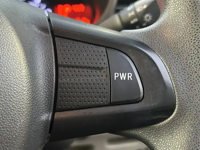 ダイハツ ムーヴ X 愛知県 2015(平27)年 6.2万km ブラックマイカメタリック 社外7型メモリナビ【Bluetooth　CD DVD SD USB フルセグ　品番 :MDV-D502BT】/バックカメラ/ドライブレコーダー/横滑り防止装置/オートライト/ヘッドライトレベライザー/スペアタイヤ×4/アイドリングストップ/プッシュスタート/ドアバイザー/スマートキー【スペア1本】/純正フロアマット/禁煙車