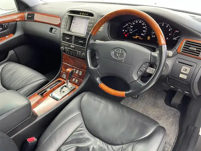 トヨタ セルシオ Cタイプ 群馬県 2003(平15)年 5.8万km ホワイトパールクリスタルシャイン 純正マルチ　サンルーフ　黒レザーシート　シートヒーター　ビルトインＥＴＣ　バックカメラ　クルーズコントロール　社外エアロ　社外マフラー　社外エアサスコントローラー　社外ＨＩＤヘッドライト 純正18インチアルミ