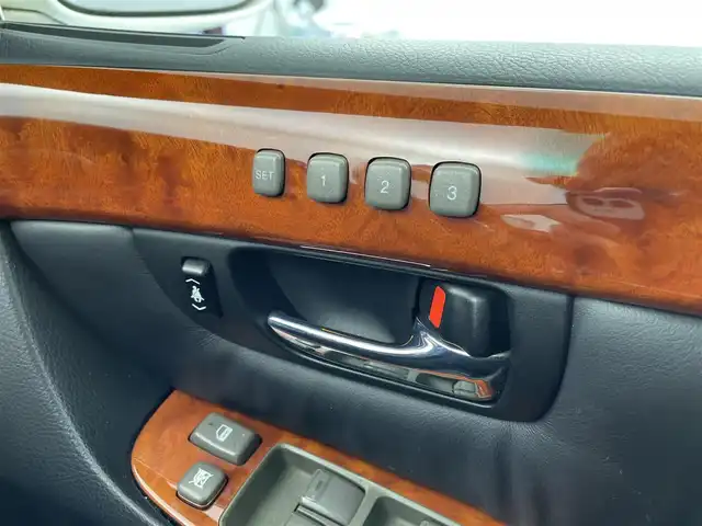 トヨタ セルシオ Cタイプ 群馬県 2003(平15)年 5.8万km ホワイトパールクリスタルシャイン 純正マルチ　サンルーフ　黒レザーシート　シートヒーター　ビルトインＥＴＣ　バックカメラ　クルーズコントロール　社外エアロ　社外マフラー　社外エアサスコントローラー　社外ＨＩＤヘッドライト 純正18インチアルミ