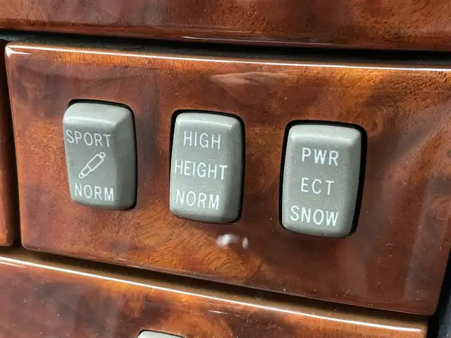 トヨタ セルシオ Cタイプ 群馬県 2003(平15)年 5.8万km ホワイトパールクリスタルシャイン 純正マルチ　サンルーフ　黒レザーシート　シートヒーター　ビルトインＥＴＣ　バックカメラ　クルーズコントロール　社外エアロ　社外マフラー　社外エアサスコントローラー　社外ＨＩＤヘッドライト 純正18インチアルミ