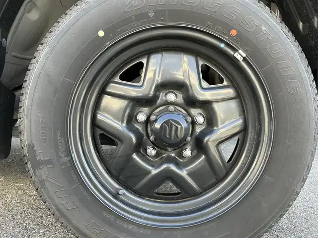 スズキ ジムニー XL 栃木県 2019(令1)年 0.5万km ミディアムグレー SUZUKI Safety Support/・デュアルセンサーブレーキサポート/・誤発信抑制機能/・後方誤発信抑制機能/・車線逸脱警告機能/・車線逸脱抑制機能/・ふらつき警報機能/・発進お知らせ機能/・ハイビームアシスト/8インチ純正ナビ【AVIC-RLS901】/・地デジ/・Bluetooth/・DVD/CD/SD/・USB/バックカメラ/ヒルディセントコントロール/シートヒーター