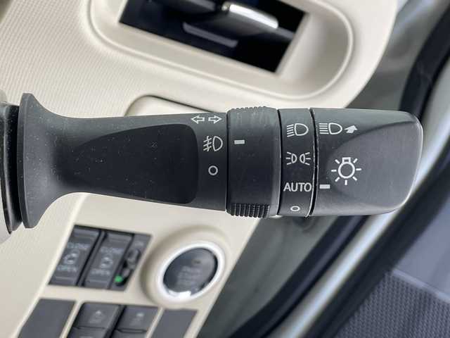 ダイハツ ムーヴ キャンバス G メイクアップ リミテッド　SAⅢ 千葉県 2019(令1)年 5.1万km パールホワイトⅢ/ファインミントメタリック 2トーン スマートアシストIII/　衝突回避支援ブレーキ機能/　衝突警報機能（対車両・対歩行者/　車線逸脱警報機能/　誤発進抑制制御機能/　先行車発進お知らせ機能/　コーナーセンサー/　オートハイビーム/純正SDメモリナビ/フルセグTV BT CD USB DVD/全方位カメラ/両側パワースライドドア/ETC/LEDヘッドライト/オートライト/プッシュスタート/スマートキー