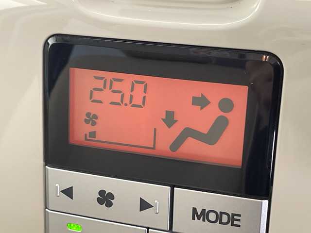 ダイハツ ムーヴ キャンバス G メイクアップ リミテッド　SAⅢ 千葉県 2019(令1)年 5.1万km パールホワイトⅢ/ファインミントメタリック 2トーン スマートアシストIII/　衝突回避支援ブレーキ機能/　衝突警報機能（対車両・対歩行者/　車線逸脱警報機能/　誤発進抑制制御機能/　先行車発進お知らせ機能/　コーナーセンサー/　オートハイビーム/純正SDメモリナビ/フルセグTV BT CD USB DVD/全方位カメラ/両側パワースライドドア/ETC/LEDヘッドライト/オートライト/プッシュスタート/スマートキー