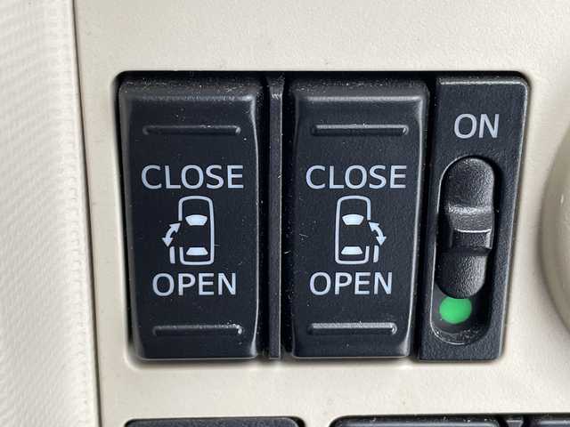 ダイハツ ムーヴ キャンバス G メイクアップ リミテッド　SAⅢ 千葉県 2019(令1)年 5.1万km パールホワイトⅢ/ファインミントメタリック 2トーン スマートアシストIII/　衝突回避支援ブレーキ機能/　衝突警報機能（対車両・対歩行者/　車線逸脱警報機能/　誤発進抑制制御機能/　先行車発進お知らせ機能/　コーナーセンサー/　オートハイビーム/純正SDメモリナビ/フルセグTV BT CD USB DVD/全方位カメラ/両側パワースライドドア/ETC/LEDヘッドライト/オートライト/プッシュスタート/スマートキー