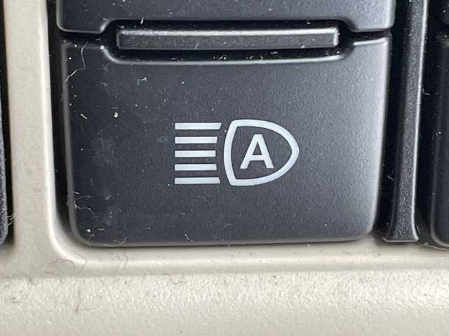 ダイハツ ムーヴ キャンバス G メイクアップ リミテッド　SAⅢ 千葉県 2019(令1)年 5.1万km パールホワイトⅢ/ファインミントメタリック 2トーン スマートアシストIII/　衝突回避支援ブレーキ機能/　衝突警報機能（対車両・対歩行者/　車線逸脱警報機能/　誤発進抑制制御機能/　先行車発進お知らせ機能/　コーナーセンサー/　オートハイビーム/純正SDメモリナビ/フルセグTV BT CD USB DVD/全方位カメラ/両側パワースライドドア/ETC/LEDヘッドライト/オートライト/プッシュスタート/スマートキー