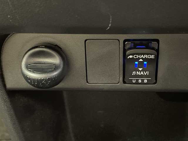 ダイハツ ムーヴ キャンバス G メイクアップ リミテッド　SAⅢ 千葉県 2019(令1)年 5.1万km パールホワイトⅢ/ファインミントメタリック 2トーン スマートアシストIII/　衝突回避支援ブレーキ機能/　衝突警報機能（対車両・対歩行者/　車線逸脱警報機能/　誤発進抑制制御機能/　先行車発進お知らせ機能/　コーナーセンサー/　オートハイビーム/純正SDメモリナビ/フルセグTV BT CD USB DVD/全方位カメラ/両側パワースライドドア/ETC/LEDヘッドライト/オートライト/プッシュスタート/スマートキー