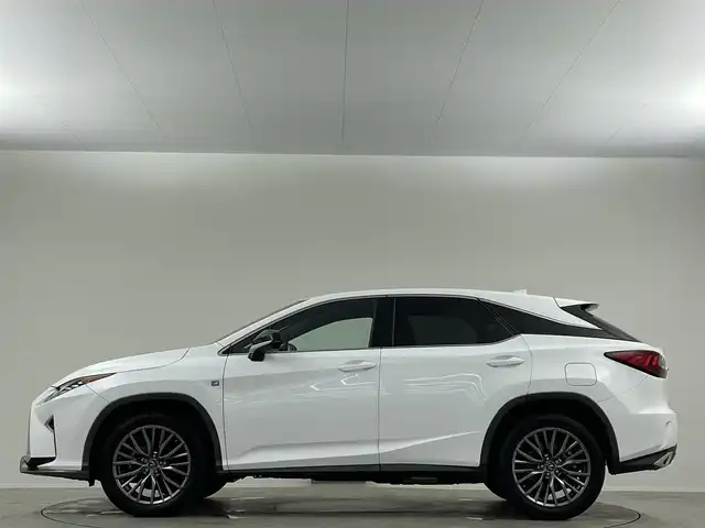 レクサス ＲＸ 200t Fスポーツ 埼玉県 2017(平29)年 3.4万km ホワイトノーヴァガラスフレーク 赤革　３眼ＬＥＤ　　Ｂカメラ　ＢＳＭ　ＨＵＤ　Ｅ　シートヒーター　エアシート　ＢＳＭ　ビルトインＥＴＣ２．０　前後ドライブレコーダー　パワーシート　電動バックドア　追従走行　ＢＴ　衝突軽減　