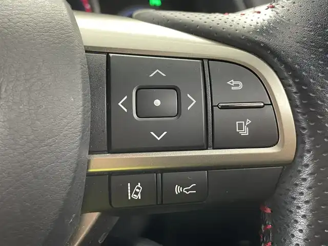 レクサス ＲＸ 200t Fスポーツ 埼玉県 2017(平29)年 3.4万km ホワイトノーヴァガラスフレーク 赤革　３眼ＬＥＤ　　Ｂカメラ　ＢＳＭ　ＨＵＤ　Ｅ　シートヒーター　エアシート　ＢＳＭ　ビルトインＥＴＣ２．０　前後ドライブレコーダー　パワーシート　電動バックドア　追従走行　ＢＴ　衝突軽減　