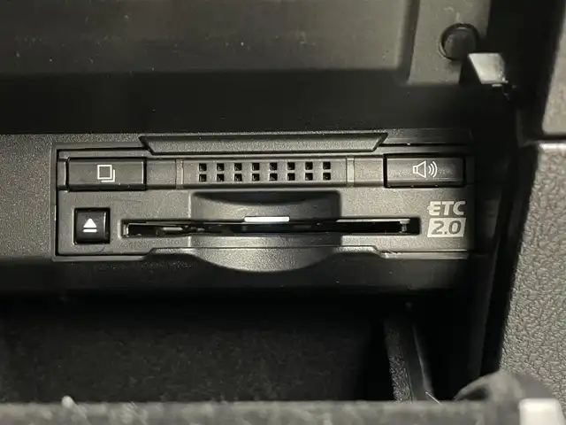 レクサス ＲＸ 200t Fスポーツ 埼玉県 2017(平29)年 3.4万km ホワイトノーヴァガラスフレーク 赤革　３眼ＬＥＤ　　Ｂカメラ　ＢＳＭ　ＨＵＤ　Ｅ　シートヒーター　エアシート　ＢＳＭ　ビルトインＥＴＣ２．０　前後ドライブレコーダー　パワーシート　電動バックドア　追従走行　ＢＴ　衝突軽減　