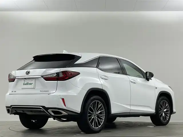 レクサス ＲＸ 200t Fスポーツ 埼玉県 2017(平29)年 3.4万km ホワイトノーヴァガラスフレーク 赤革　３眼ＬＥＤ　　Ｂカメラ　ＢＳＭ　ＨＵＤ　Ｅ　シートヒーター　エアシート　ＢＳＭ　ビルトインＥＴＣ２．０　前後ドライブレコーダー　パワーシート　電動バックドア　追従走行　ＢＴ　衝突軽減　