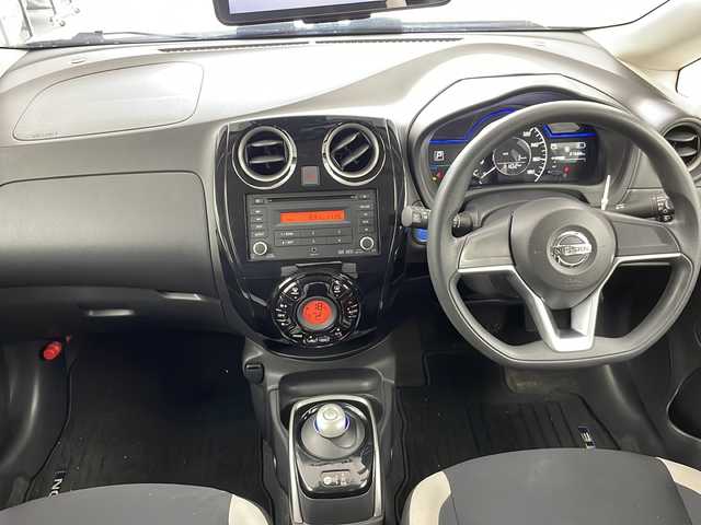 日産 ノート e－パワー X FOUR 道央・札幌 2019(平31)年 3.8万km ギャラクシーゴールド ４WD/アラウンドビューモニター/デジタルルームミラー/エマージェンシーブレーキ/踏み間違い衝突防止アシスト/レーンアシスト/横滑り防止装置/アイドリングストップ/コーナーセンサー/車両接近通報装置/ヘッドライトレベライザー/オートエアコン/オートライト/ハイビームアシスト/ドアミラーウインカー/純正フロアマット/純正15インチアルミホイール/サマータイヤ積込有り（ホイール無し）