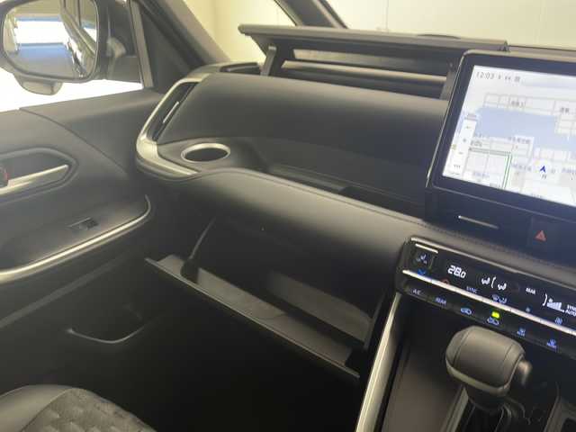 トヨタ ヴォクシー S－Z 愛知県 2023(令5)年 1.4万km アティチュードブラックマイカ 禁煙車/トヨタセーフティセンス/純正10.5型ディスプレイオーディオ/（T-CONNECT/CD/DVD/Bluetooth/フルセグTV/ナビ）/純正14型リアフリップダウンモニター/純正ビルトイン2.0ETC/純正バックカメラ/純正17インチアルミ/純正LEDオートライト/純正エアロ/純正ルーフエンドスポイラー/純正フロアマット/両側電動スライドドア/アダプティブクルーズコントロール/レーンディパーチャーアラート/オートマチックハイビーム/クリアランスソナー/ハーフレザーシート/前席シートヒーター/Wオートエアコン/スマートキー/プッシュエンジンスタート/新車時保証書/取扱い説明書