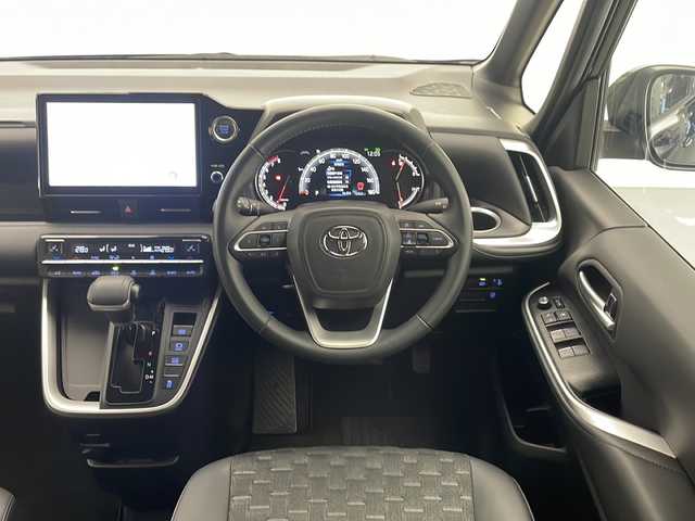 トヨタ ヴォクシー S－Z 愛知県 2023(令5)年 1.4万km アティチュードブラックマイカ 禁煙車/トヨタセーフティセンス/純正10.5型ディスプレイオーディオ/（T-CONNECT/CD/DVD/Bluetooth/フルセグTV/ナビ）/純正14型リアフリップダウンモニター/純正ビルトイン2.0ETC/純正バックカメラ/純正17インチアルミ/純正LEDオートライト/純正エアロ/純正ルーフエンドスポイラー/純正フロアマット/両側電動スライドドア/アダプティブクルーズコントロール/レーンディパーチャーアラート/オートマチックハイビーム/クリアランスソナー/ハーフレザーシート/前席シートヒーター/Wオートエアコン/スマートキー/プッシュエンジンスタート/新車時保証書/取扱い説明書