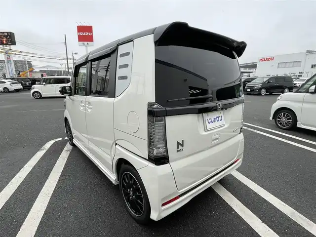 ホンダ Ｎ ＢＯＸ 2トーン カスタム G ターボLパッケージ 熊本県 2016(平28)年 8.1万km プレミアムホワイトパールⅡ (株)IDOMが運営する【じしゃロン熊本店】の自社ローン専用車両になります。こちらは現金またはオートローンご利用時の価格です。自社ローンご希望の方は別途その旨お申付け下さい　/純正ナビ/バックカメラ/フルセグテレビ/DVD/CD/Bluetooth接続/ビルドインETC/両側パワースライドドア/ハーフレザーシート/クルーズコントロール/HIDヘッドライト/オートライト/スマートキー/純正アルミホイール