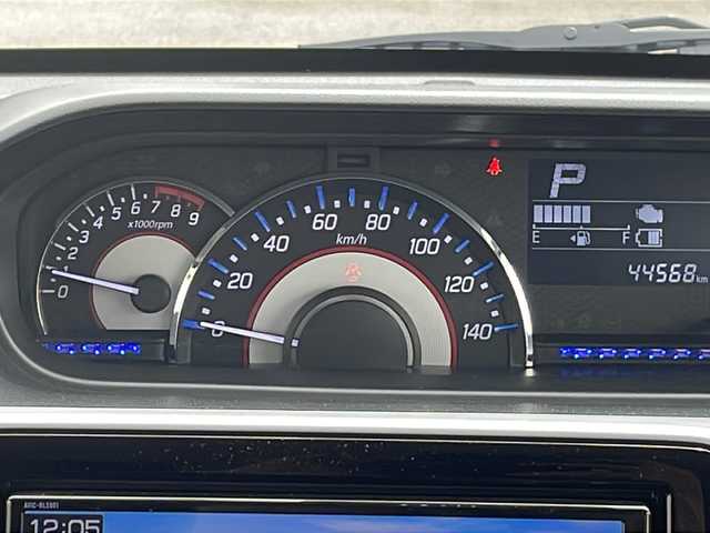 スズキ ワゴンＲ スティングレー HYBRID T 青森県 2019(平31)年 4.5万km ピュアホワイトP ・４WD/・禁煙車/・8型社外SDナビ/・フルセグ/DVD/AM/FM/・衝突被害軽減ブレーキ/・全方位カメラ/・クルーズコントロール/・横滑り防止装置/・盗難防止装置/・レーンキープアシスト/・ヘッドアップディスプレイ/・スマートキー/・スペアキー/・オートライト/・LEDライト/・フォグランプ/・ダブルエアバック/・前席シートヒーター/・ベンチシート/・フルフラットシート/・純正フロアマット/・純正アルミホイール/・純正ドライブレコーダー/・パドルシフト/・ETC/・取扱説明書