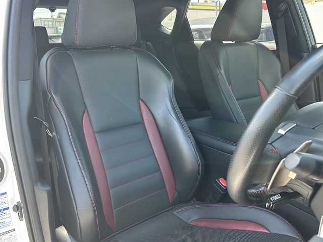 レクサス ＮＸ 200t Fスポーツ 岡山県 2014(平26)年 6.5万km ソニッククォーツ 純正ナビ　ＢＴ／ＣＤ／ＤＶＤ／フルセグ　バックカメラ　サンルーフ　黒革シート　エアシート　シートヒーター　ステアリングヒーター　シートメモリー　パワーシート　前後コーナーセンサー　デフロック　フォグ