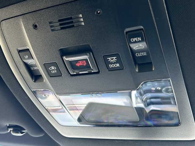 レクサス ＮＸ 200t Fスポーツ 岡山県 2014(平26)年 6.5万km ソニッククォーツ 純正ナビ　ＢＴ／ＣＤ／ＤＶＤ／フルセグ　バックカメラ　サンルーフ　黒革シート　エアシート　シートヒーター　ステアリングヒーター　シートメモリー　パワーシート　前後コーナーセンサー　デフロック　フォグ