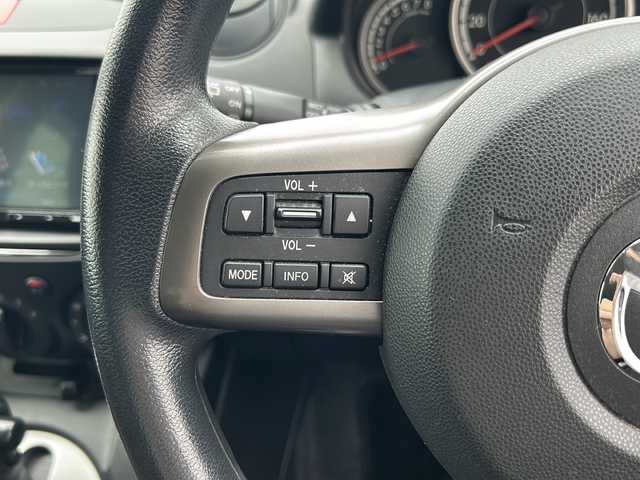 マツダ デミオ 13C－V スマートEDⅡ 富山県 2014(平26)年 3.4万km ラディアントエボニーマイカ 純正ＳＤナビ【フルセグＴＶ／ＤＶＤ／ＣＤ／Ｂｌｕｅｔｏｏｔｈ】/ベンチシート　/ＵＳＢ入力端子　/スタッドレスタイヤ積込　/社外アルミホイール　/ＥＴＣ　/アンチロックブレーキシステム　　/スペアキー１本/エアコン/純正フロアマット