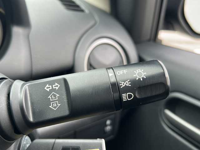 マツダ デミオ 13C－V スマートEDⅡ 富山県 2014(平26)年 3.4万km ラディアントエボニーマイカ 純正ＳＤナビ【フルセグＴＶ／ＤＶＤ／ＣＤ／Ｂｌｕｅｔｏｏｔｈ】/ベンチシート　/ＵＳＢ入力端子　/スタッドレスタイヤ積込　/社外アルミホイール　/ＥＴＣ　/アンチロックブレーキシステム　　/スペアキー１本/エアコン/純正フロアマット