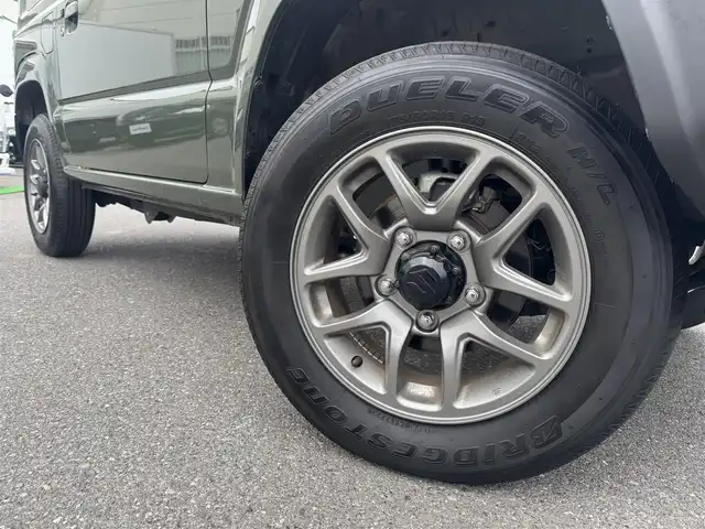 スズキ ジムニー XC 千葉県 2023(令5)年 1.5万km ジャングルグリーン 5MT/社外メモリーナビ/フルセグTV/Bluetooth/バックカメラ/LEDヘッドライト/オートライト/クルーズコントロール/レーンキープアシスト/衝突軽減システム/横滑り防止/シートヒーター/保証書・取説/スペアキー