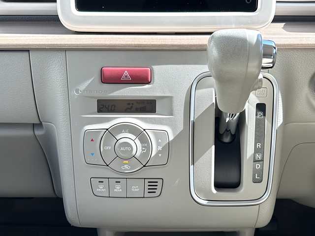 スズキ ラパン X 鳥取県 2015(平27)年 17.3万km フォーンベージュメタリック/ホワイト2トーンルーフ スマートキー/全方位カメラ/プリクラッシュ/レーンデパーチャー/メーカーナビゲーション/フルセグ・Bluetooth/木目調インテリアパネル/シートヒーター/バイキセノン/オートライト/オートワイパー/革巻ハンドル/オートリトラクト/保証書・取説