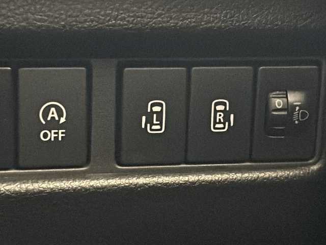 スズキ スペーシア HYBRID X 宮城県 2018(平30)年 3.8万km ピュアホワイトパール/ブラック2トーン 純正SDナビ/・BT接続/フルセグTV/・USB入力/AM/FM/両側パワースライドドア/デュアルセンサーブレーキサポート/運転席・助手席・サイドエアバッグ/ヘッドライトレベライザー/純正フロアマット/車外バックカメラ/運転席シートヒーター/後席バイザー/ルーフレール/後方クリアランスソナー