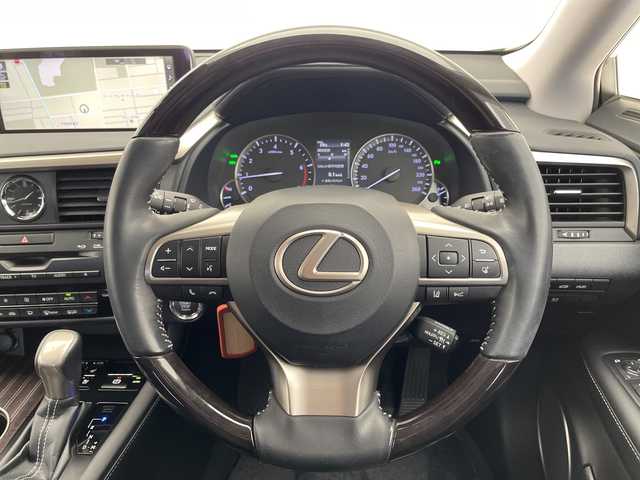 レクサス ＲＸ 300 バージョンL 愛知県 2018(平30)年 3.7万km ソニッククォーツ 純正12.4型ナビ/三眼LEDヘッドライト/全方位カメラ/レーダークルーズコントロール/シートヒーター　全席/エアシート/バックカメラ/電動リアゲート/パワーシート/ヘッドアップディスプレイ/コーナーセンサー/純正アルミホイール/ETC2.0/ブラインドスポットモニター/ステアリングヒーター/オートマチックハイビーム/ドライブレコーダー/衝突軽減システム/フルセグ/CD DVD/Bluetooth/ステアリングスイッチ/スマートキー/プッシュスタート