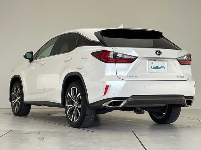 レクサス ＲＸ 300 バージョンL 愛知県 2018(平30)年 3.7万km ソニッククォーツ 純正12.4型ナビ/三眼LEDヘッドライト/全方位カメラ/レーダークルーズコントロール/シートヒーター　全席/エアシート/バックカメラ/電動リアゲート/パワーシート/ヘッドアップディスプレイ/コーナーセンサー/純正アルミホイール/ETC2.0/ブラインドスポットモニター/ステアリングヒーター/オートマチックハイビーム/ドライブレコーダー/衝突軽減システム/フルセグ/CD DVD/Bluetooth/ステアリングスイッチ/スマートキー/プッシュスタート