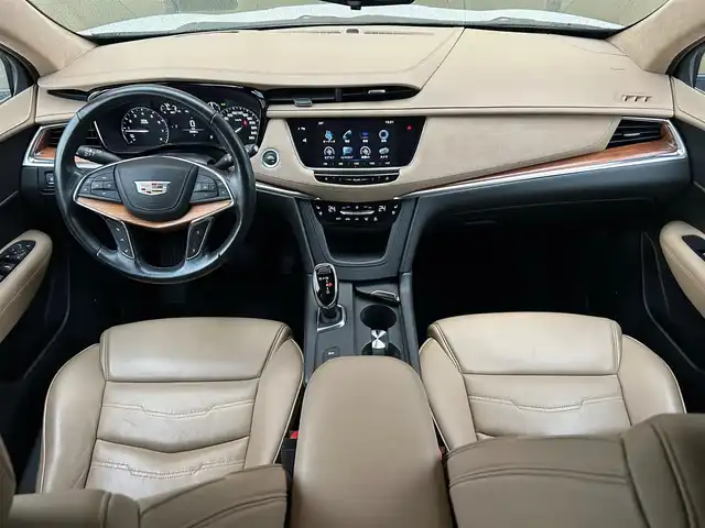 キャデラック ＸＴ５ Ｘオーバー プラチナム 石川県 2018(平30)年 2.3万km 白 ４WD/ディスプレイオーディオ/（BT／AM／FM）/社外オーディオ　/（BOSE）/全周囲方位カメラ/本革シート/パワーシート（運転席＋助手席）/シートヒーター（全席）/エアシート（前席）/シートメモリー（運転席）/ステアリングスイッチ/サンルーフ/クルーズコントロール/LEDヘッドライト/オートマチックハイビーム/ドライブレコーダー（前後）/ETC/スマートキー