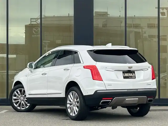 キャデラック ＸＴ５ Ｘオーバー プラチナム 石川県 2018(平30)年 2.3万km 白 ４WD/ディスプレイオーディオ/（BT／AM／FM）/社外オーディオ　/（BOSE）/全周囲方位カメラ/本革シート/パワーシート（運転席＋助手席）/シートヒーター（全席）/エアシート（前席）/シートメモリー（運転席）/ステアリングスイッチ/サンルーフ/クルーズコントロール/LEDヘッドライト/オートマチックハイビーム/ドライブレコーダー（前後）/ETC/スマートキー