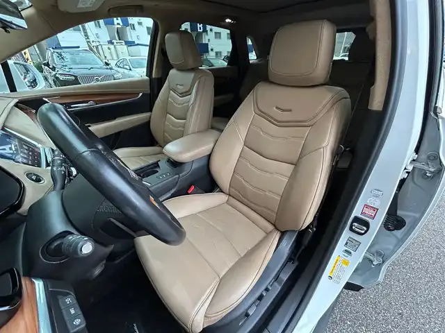 キャデラック ＸＴ５ Ｘオーバー プラチナム 石川県 2018(平30)年 2.3万km 白 ４WD/ディスプレイオーディオ/（BT／AM／FM）/社外オーディオ　/（BOSE）/全周囲方位カメラ/本革シート/パワーシート（運転席＋助手席）/シートヒーター（全席）/エアシート（前席）/シートメモリー（運転席）/ステアリングスイッチ/サンルーフ/クルーズコントロール/LEDヘッドライト/オートマチックハイビーム/ドライブレコーダー（前後）/ETC/スマートキー