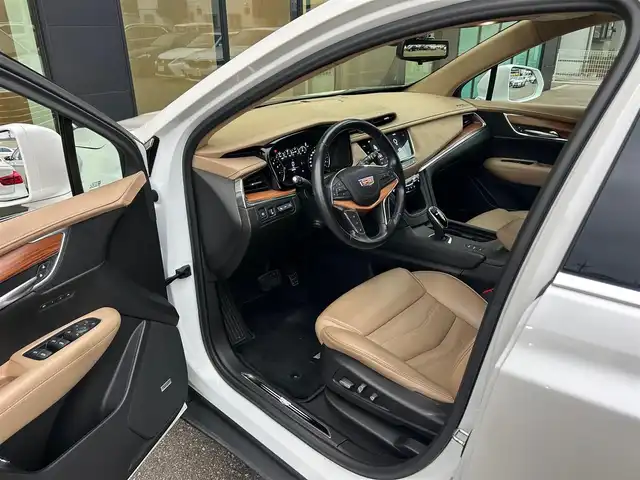 キャデラック ＸＴ５ Ｘオーバー プラチナム 石川県 2018(平30)年 2.3万km 白 ４WD/ディスプレイオーディオ/（BT／AM／FM）/社外オーディオ　/（BOSE）/全周囲方位カメラ/本革シート/パワーシート（運転席＋助手席）/シートヒーター（全席）/エアシート（前席）/シートメモリー（運転席）/ステアリングスイッチ/サンルーフ/クルーズコントロール/LEDヘッドライト/オートマチックハイビーム/ドライブレコーダー（前後）/ETC/スマートキー