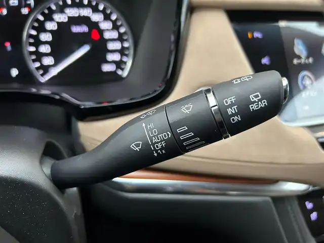 キャデラック ＸＴ５ Ｘオーバー プラチナム 石川県 2018(平30)年 2.3万km 白 ４WD/ディスプレイオーディオ/（BT／AM／FM）/社外オーディオ　/（BOSE）/全周囲方位カメラ/本革シート/パワーシート（運転席＋助手席）/シートヒーター（全席）/エアシート（前席）/シートメモリー（運転席）/ステアリングスイッチ/サンルーフ/クルーズコントロール/LEDヘッドライト/オートマチックハイビーム/ドライブレコーダー（前後）/ETC/スマートキー