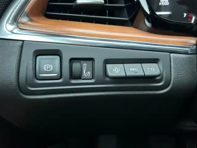 キャデラック ＸＴ５ Ｘオーバー プラチナム 石川県 2018(平30)年 2.3万km 白 ４WD/ディスプレイオーディオ/（BT／AM／FM）/社外オーディオ　/（BOSE）/全周囲方位カメラ/本革シート/パワーシート（運転席＋助手席）/シートヒーター（全席）/エアシート（前席）/シートメモリー（運転席）/ステアリングスイッチ/サンルーフ/クルーズコントロール/LEDヘッドライト/オートマチックハイビーム/ドライブレコーダー（前後）/ETC/スマートキー