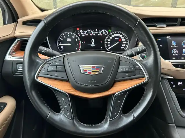 キャデラック ＸＴ５ Ｘオーバー プラチナム 石川県 2018(平30)年 2.3万km 白 ４WD/ディスプレイオーディオ/（BT／AM／FM）/社外オーディオ　/（BOSE）/全周囲方位カメラ/本革シート/パワーシート（運転席＋助手席）/シートヒーター（全席）/エアシート（前席）/シートメモリー（運転席）/ステアリングスイッチ/サンルーフ/クルーズコントロール/LEDヘッドライト/オートマチックハイビーム/ドライブレコーダー（前後）/ETC/スマートキー
