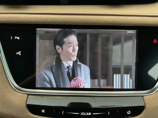 キャデラック ＸＴ５ Ｘオーバー プラチナム 石川県 2018(平30)年 2.3万km 白 ４WD/ディスプレイオーディオ/（BT／AM／FM）/社外オーディオ　/（BOSE）/全周囲方位カメラ/本革シート/パワーシート（運転席＋助手席）/シートヒーター（全席）/エアシート（前席）/シートメモリー（運転席）/ステアリングスイッチ/サンルーフ/クルーズコントロール/LEDヘッドライト/オートマチックハイビーム/ドライブレコーダー（前後）/ETC/スマートキー